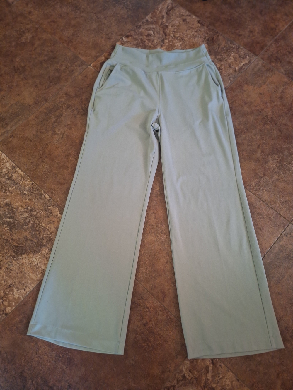 Yogalicious Sage Wide-Leg Women's Joggers with Pockets